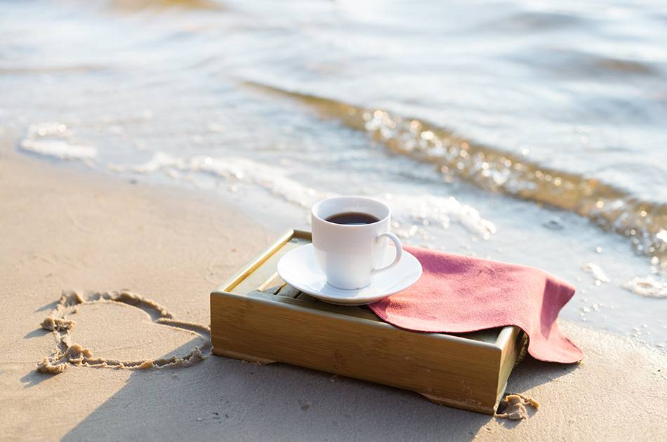 romantic beach breakfast on anna maria isalnd